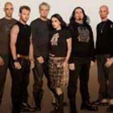 Within Temptation con Bruce Dickinson