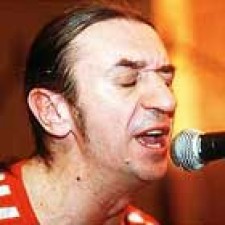 El endémico embustero y el incauto pertinaz de Rosendo