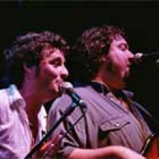 Sol Lagarto firman con Warner