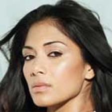 Nicole Scherzinger en solitario