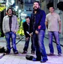 Elodio y Los seres queridos en la Sala Costello