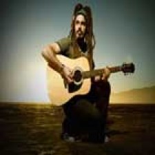 Huecco presenta en concierto su nuevo disco, Assalto