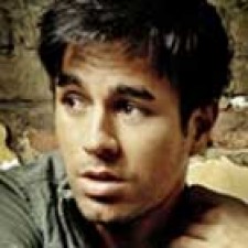 Enrique Iglesias de gira con Aventura