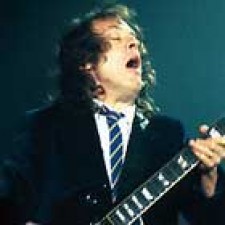 Rock'n'Roll Train adelanta lo nuevo de AC/DC