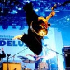 Deluxe presenta Reconstruccion en America