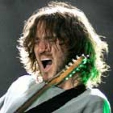 Flea y Johnny Marr colaboran con John Frusciante