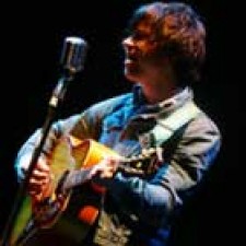 Ryan Adams deja los Cardinals