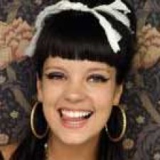 Doble numero 1 de Lily Allen en Reino Unido