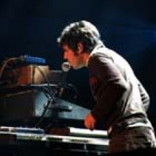 Iván Ferreiro de gira acústica Las tres y media