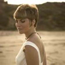 Pasion Vega en gira con Gracias a la vida