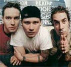 Blink-182 anuncia nuevo material