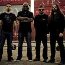 Sepultura en concierto en España