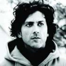 Coti arranca su gira en España y Argentina