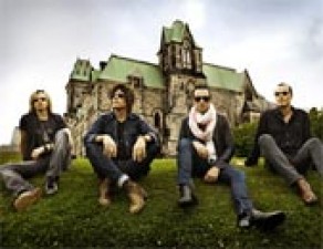 "Between the lines", el videoclip