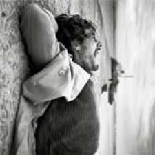 La sonrisa de Julia firma por Warner Music