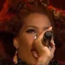 "Kissed it" con Macy Gray