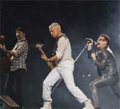 U2 retoma su gira con nuevas canciones