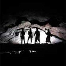 Hola a todo el mundo, "A movement between these two"