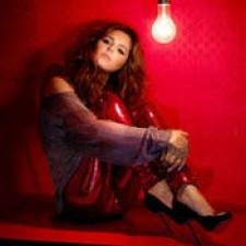 Cheryl Cole lidera la lista britanica