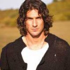 Besos, nuevo single de Hugo Salazar