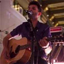 Maga homenajea a John Lennon en Sevilla