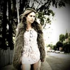 Roots avanza el próximo disco de Lucie Silvas