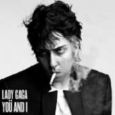 Lady Gaga como un hombre en "You And I"