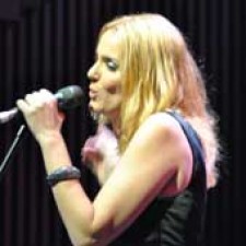 Eva Martín, del plató a los auditorios  