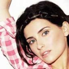 "Big hoops (Bigger the better)", lo proximo de Nelly Furtado