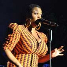 El soul de Jill Scott enamora Madrid
