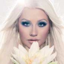 Christina Aguilera interpreta "Make the world move"
