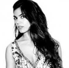 Neguinho, presentando a Sara Pi