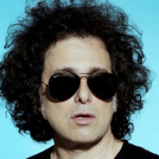"Cuando no estás", el nuevo single de Andrés Calamaro