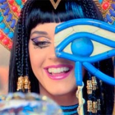 Estrenado el videoclip de "Dark horse"