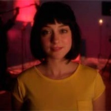 Russian Red protagoniza un videoclip de Babes