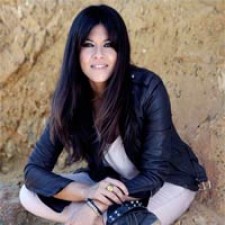 Vanesa Martín y Enrique Iglesias siguen en el nº1