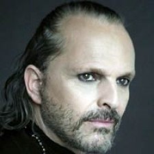 Estrenado el 'Encanto' de Miguel Bosé