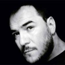 Ismael Serrano lidera la lista de discos con 'La llamada'