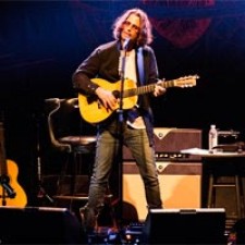 Las versiones de Chris Cornell y Chvrches