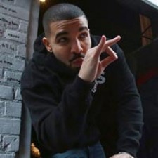 Drake doble número 1 en Reino Unido