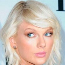 Taylor Swift al ritmo de The darkness