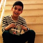 Adrián sigue nº1 en discos en España con 'Lleno de vida'