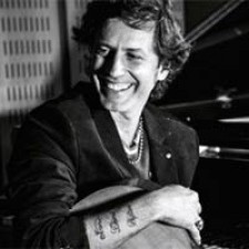 Gira Cercanía y confidencias de Coti