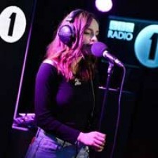 Chvrches en modo The 1975