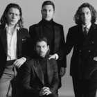 Arctic Monkeys y Charlie Puth en las novedades de la semana