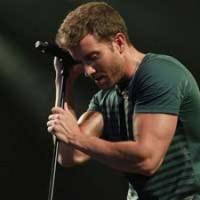 Pablo Alborán vuelve al nº1 en discos con "Prometo"