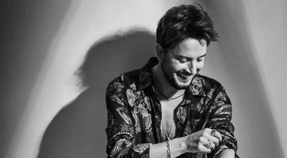 Manuel Carrasco suma y sigue nº1 con "La cruz del mapa"