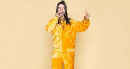 Billie Eilish sigue nº1 en discos en UK con 'When we all...'