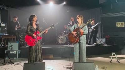 Sharon Van Etten y Angel Olsen interpretan 'Like I used to' para la televisión