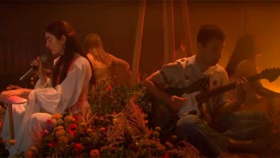 Lorde interpretó 'Stoned at the nail salon' en televisión